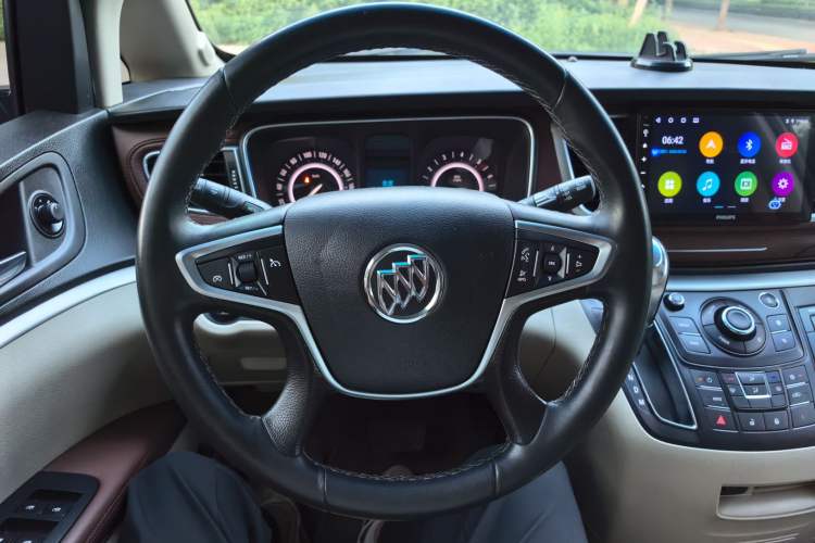Used Buick GL8 2018 28T Luxury Model China VI Standard Steering Wheel