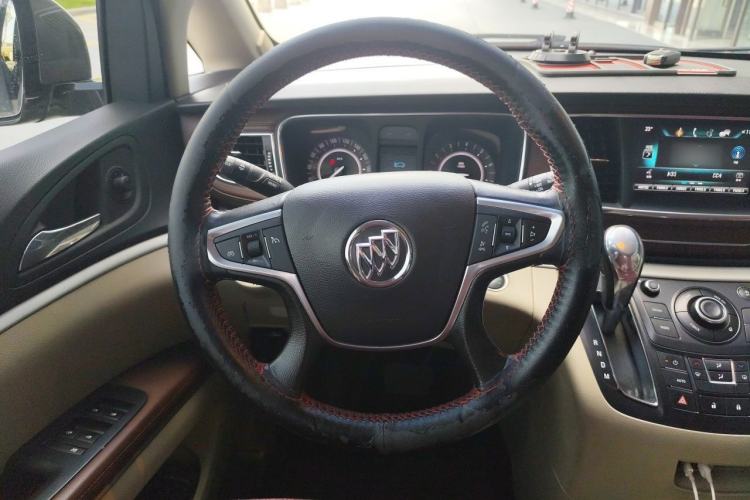 Used Buick GL8 2018 28T Luxury Model China VI Standard Steering Wheel