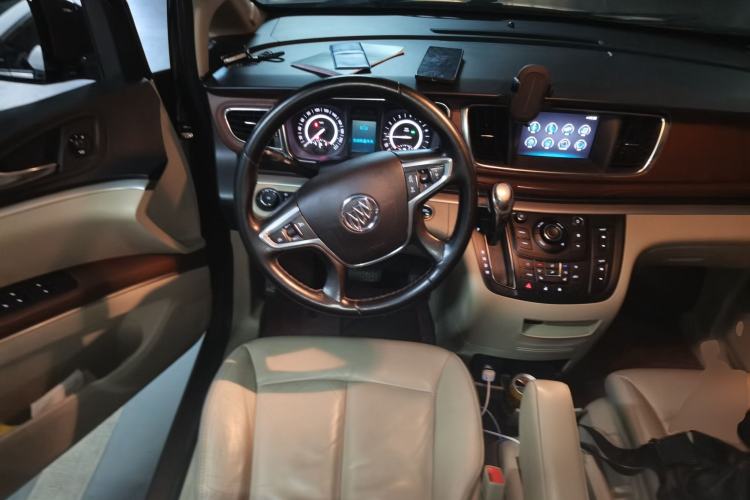 Used Buick GL8 2018 28T Prestige Version China VI Standard Steering Wheel