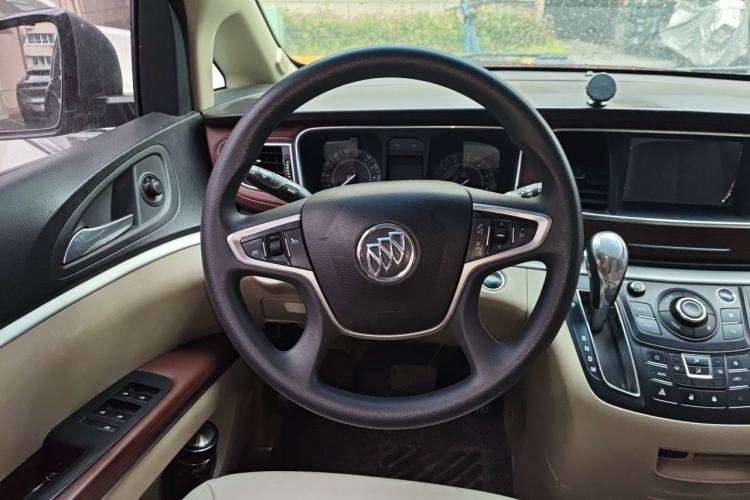 Used Buick GL8 2018 28T Comfort Model China VI Standard Steering Wheel