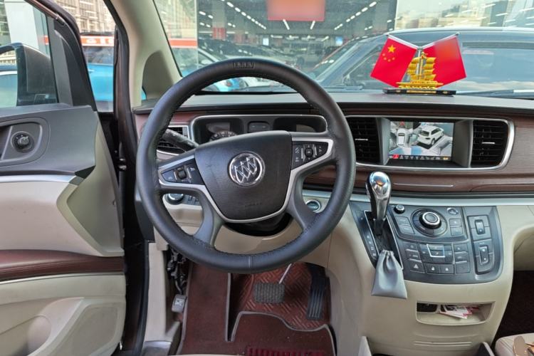 Used Buick GL8 2018 28T Comfort Model China VI Standard Steering Wheel