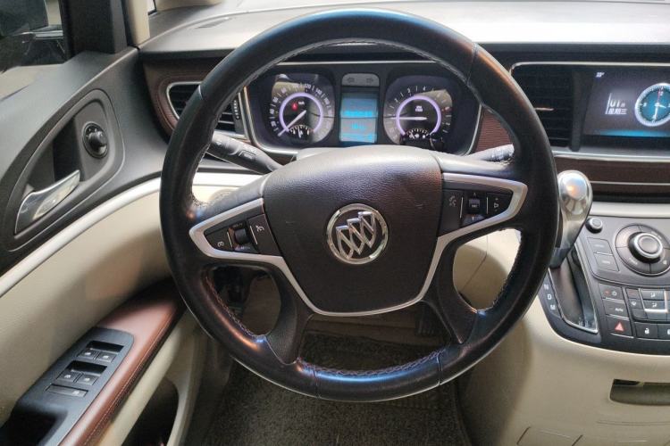 Used Buick GL8 2018 28T Luxury Model China VI Standard Steering Wheel