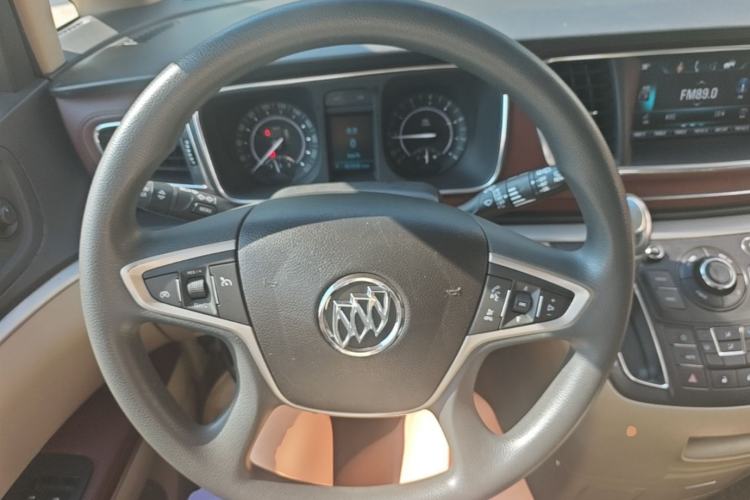 Used Buick GL8 2018 28T Comfort Model China VI Standard Steering Wheel