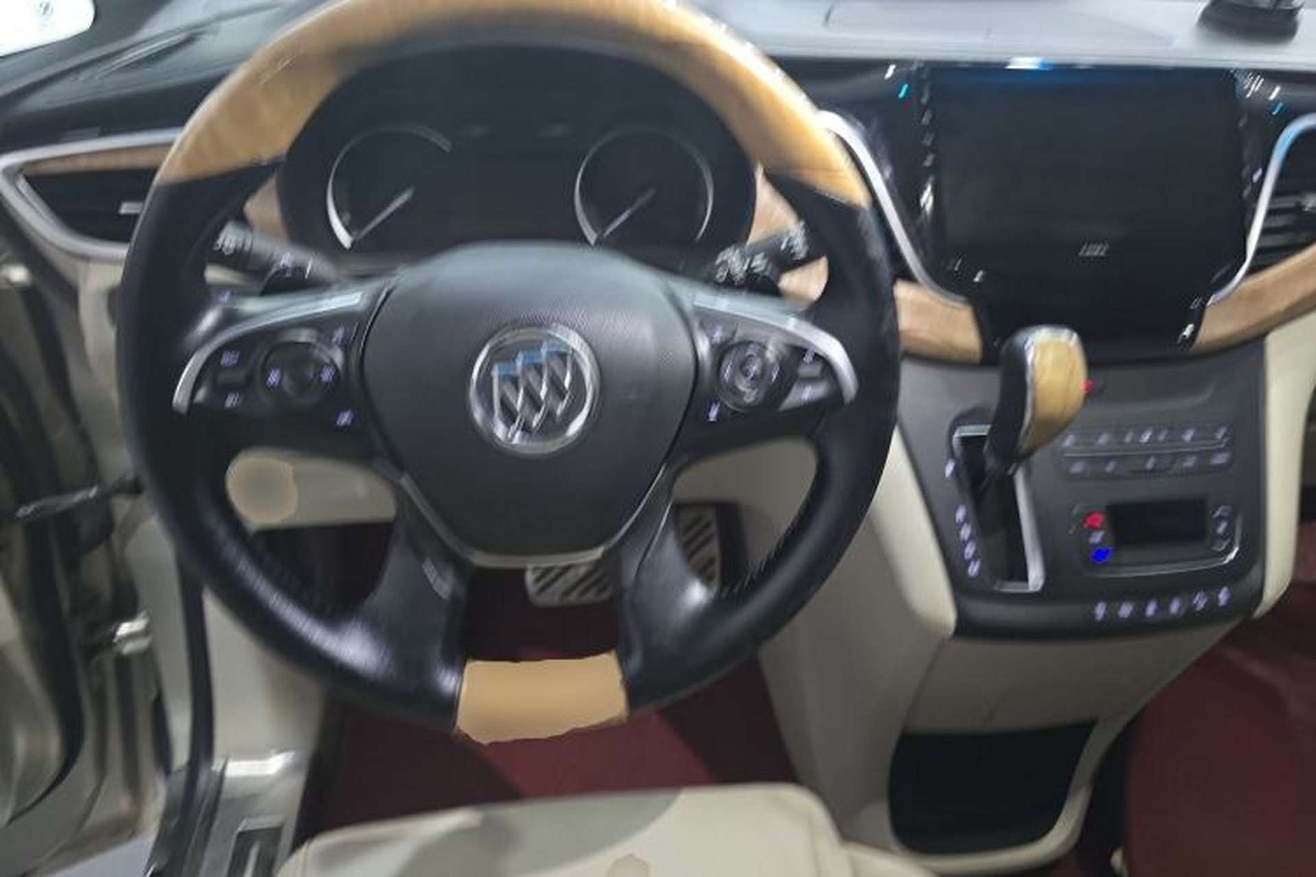 Used Buick GL8 2018 ES 28T Comfort Model China VI Standard Steering Wheel