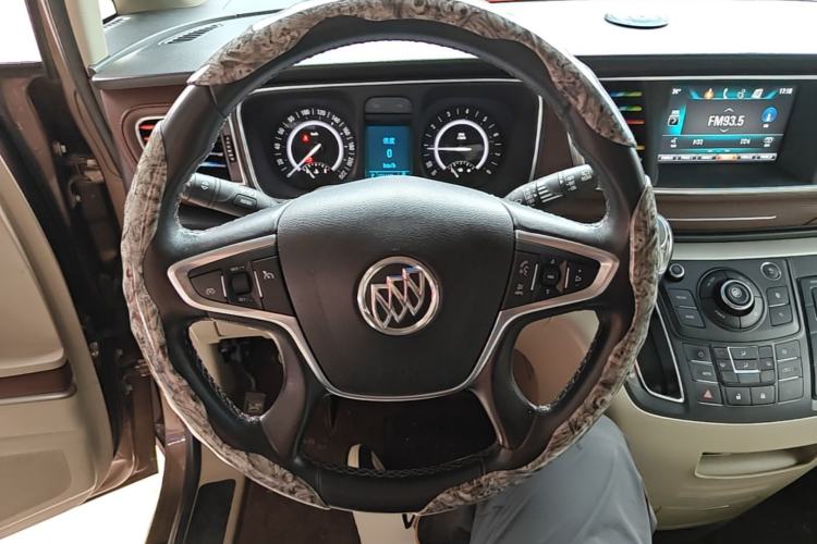 Used Buick GL8 2018 28T Luxury Model China VI Standard Steering Wheel