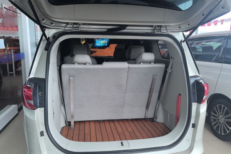 Used Buick GL8 2018 ES 28T Comfort Model China VI Standard Trunk