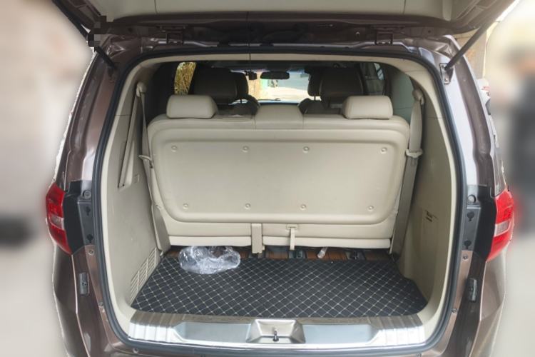 Used Buick GL8 2018 28T Luxury Model China VI Standard Trunk