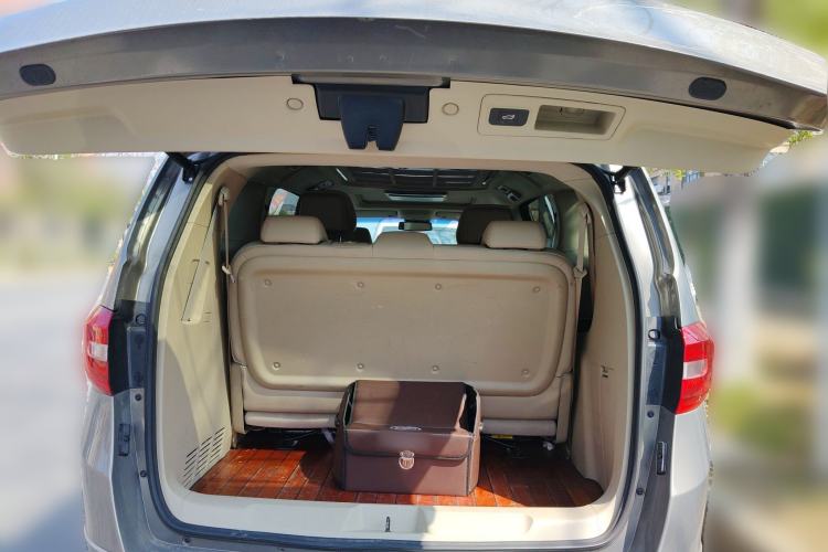 Used Buick GL8 2018 28T Luxury Model China VI Standard Trunk