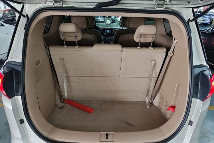 Used Buick GL8 2018 ES 28T Premium Model China VI Standard Trunk