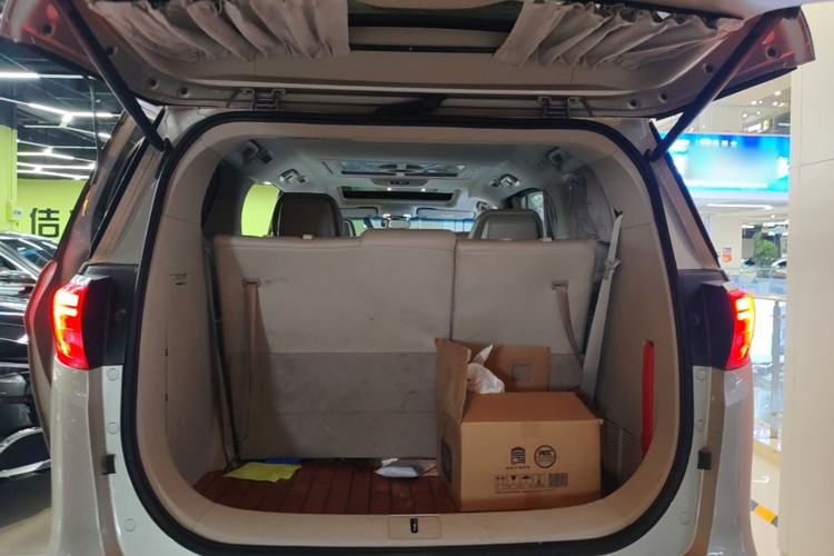 Used Buick GL8 2018 ES 28T Comfort Model China VI Standard Trunk