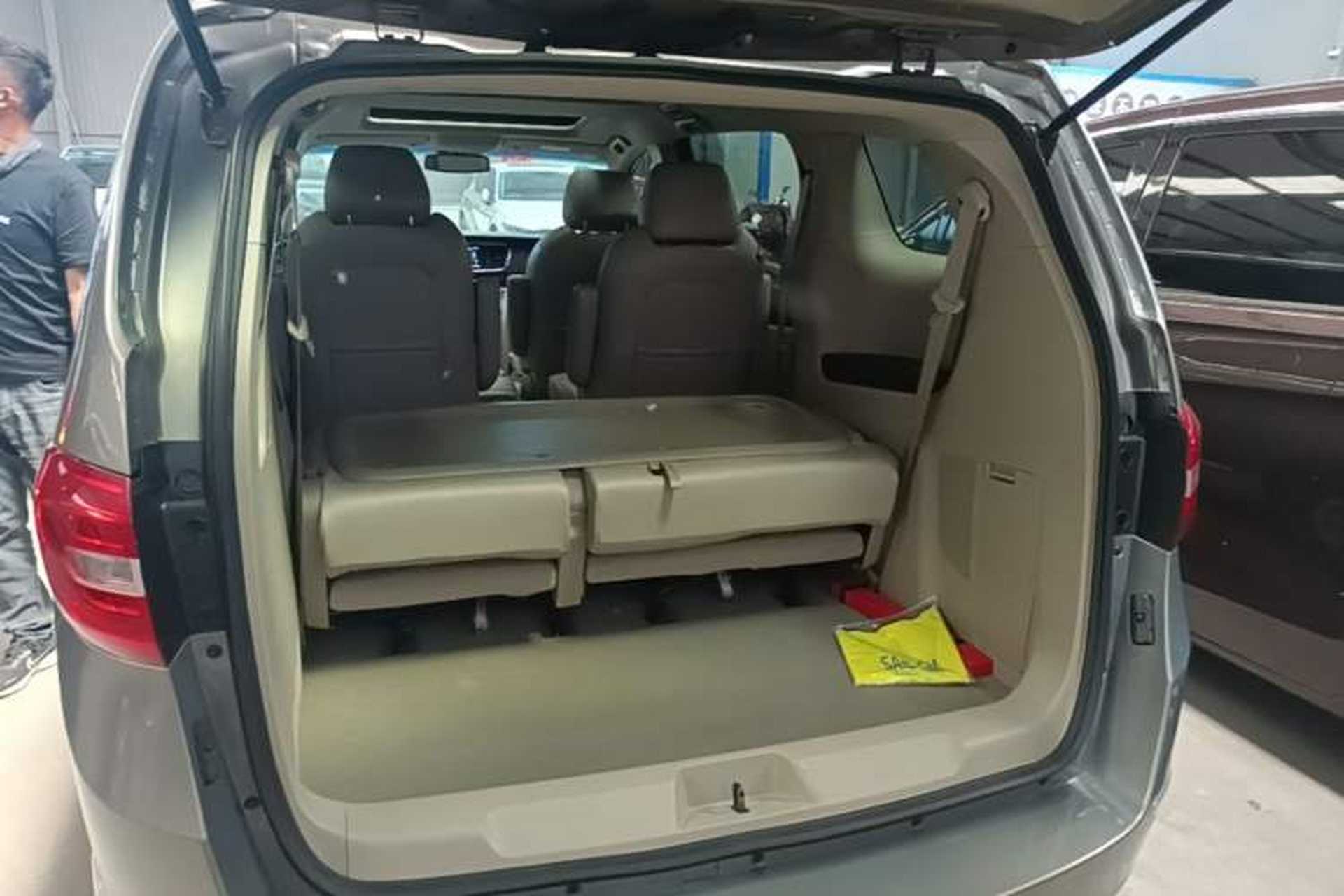 Used Buick GL8 2018 28T Luxury Model China VI Standard Trunk