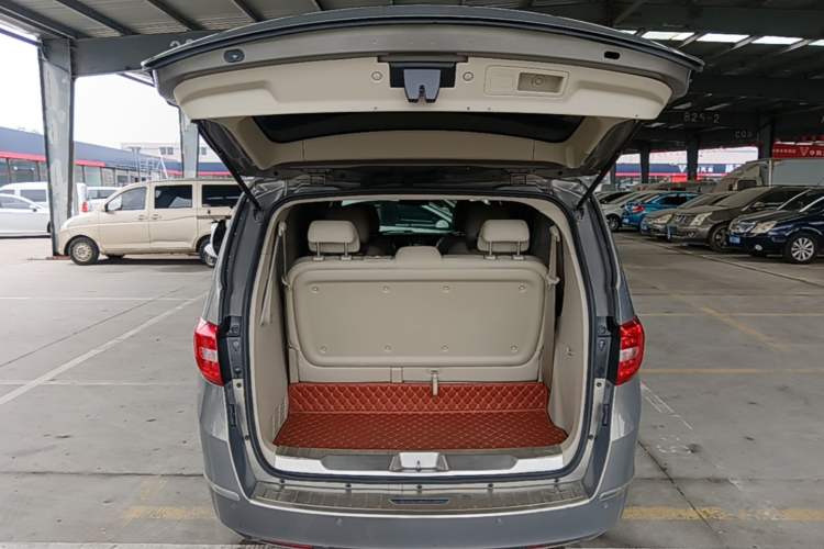 Used Buick GL8 2018 28T Luxury Model China VI Standard Trunk