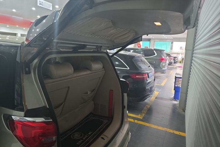 Used Buick GL8 2018 ES 28T Comfort Model China VI Standard Trunk