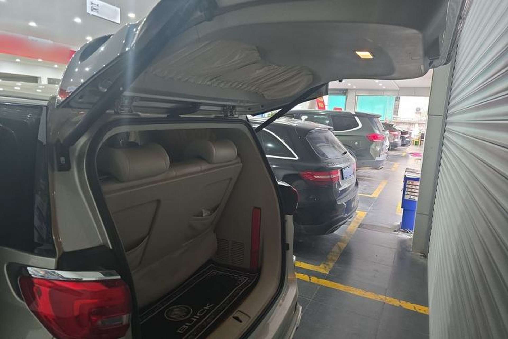 Used Buick GL8 2018 ES 28T Comfort Model China VI Standard Trunk