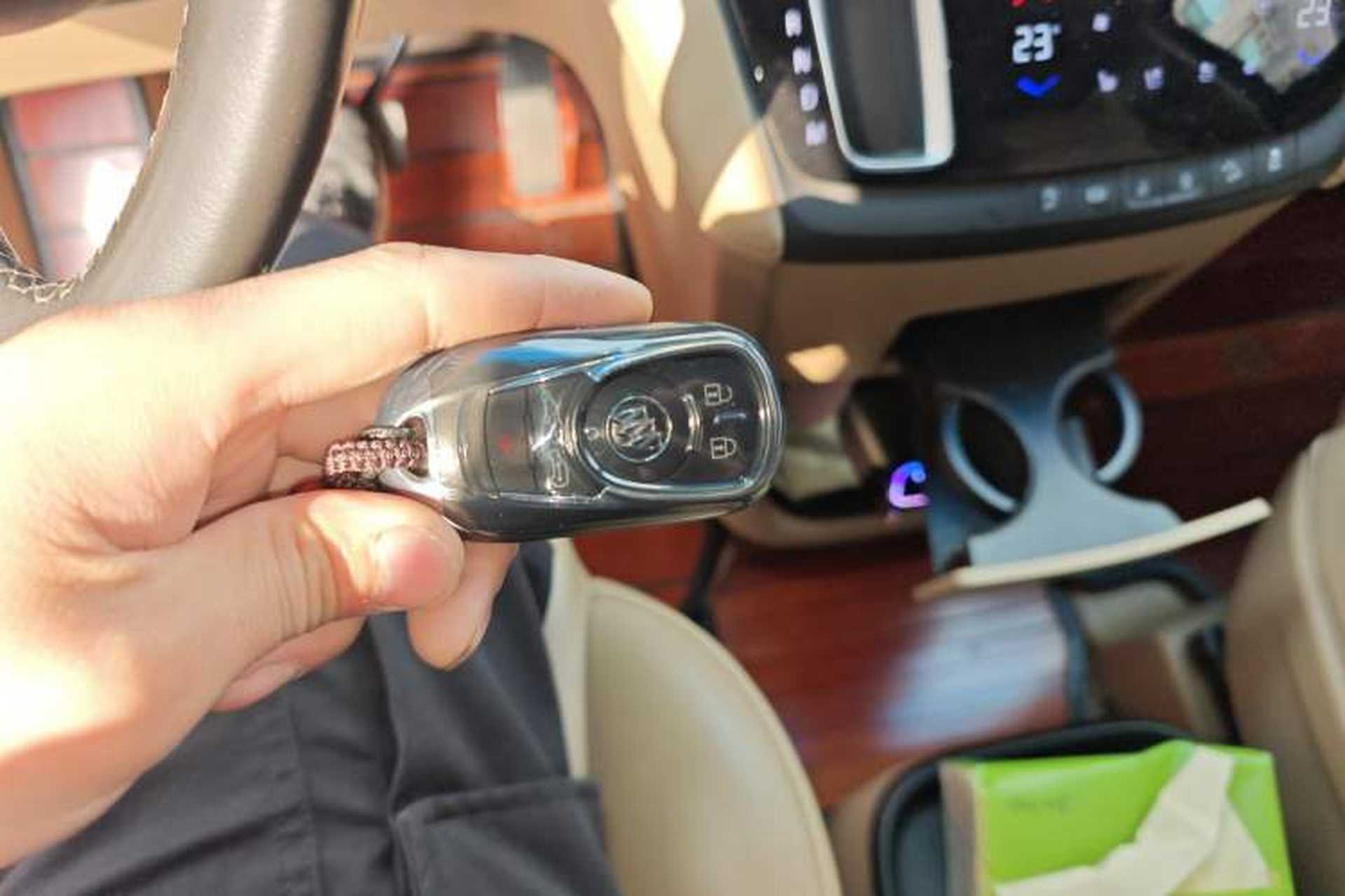 Used Buick GL8 2018 ES 28T Flagship Model China VI Standard Vehicle Key