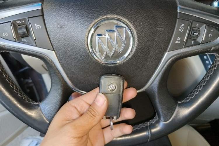 Used Buick GL8 2018 28T Luxury Model China VI Standard Vehicle Key