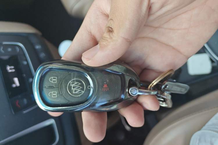 Used Buick GL8 2018 ES 28T Premium Model China VI Standard Vehicle Key