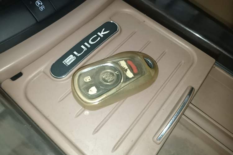 Used Buick GL8 2018 ES 28T Luxury Model China VI Standard Vehicle Key