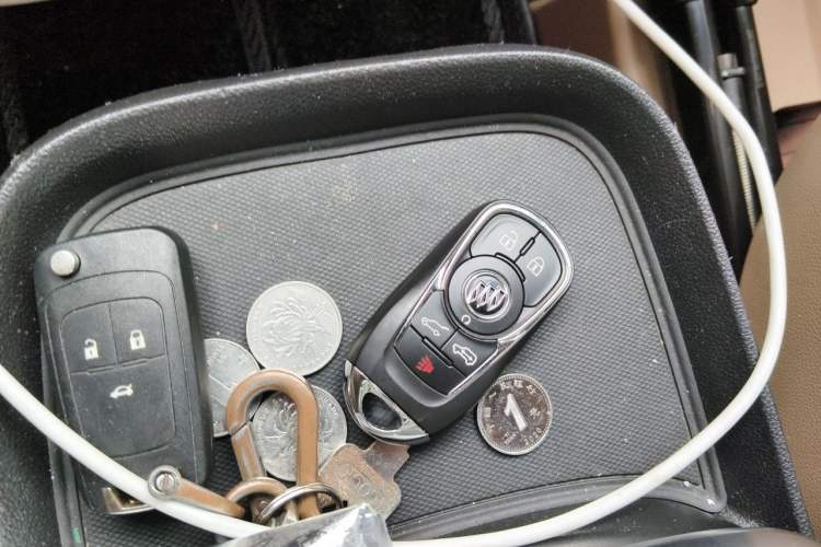 Used Buick GL8 2018 ES 28T Flagship Model China VI Standard Vehicle Key
