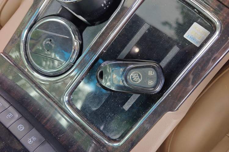 Used Buick GL8 2018 ES 28T Flagship Model China VI Standard Vehicle Key