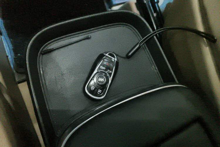 Used Buick GL8 2018 ES 28T Luxury Model China VI Standard Vehicle Key