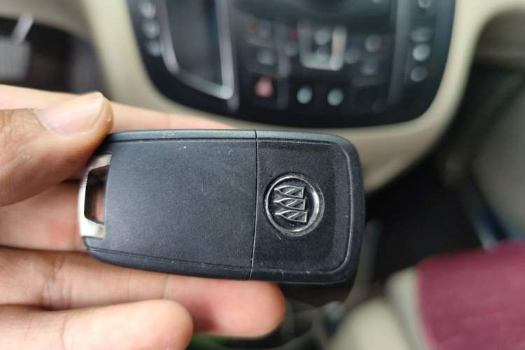 Used Buick GL8 2018 28T Luxury Model China VI Standard Vehicle Key