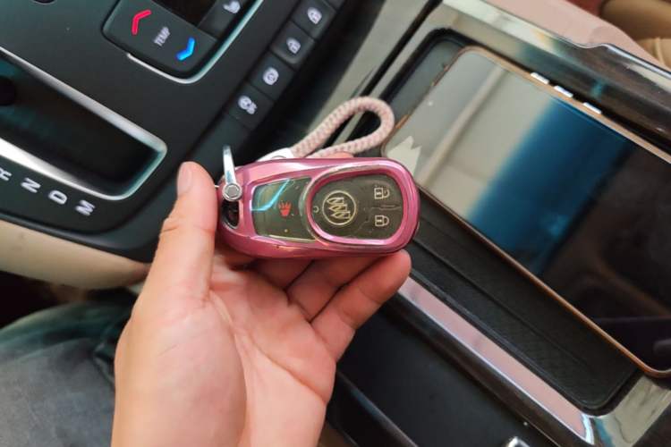 Used Buick GL8 2018 ES 28T Premium Model China VI Standard Vehicle Key