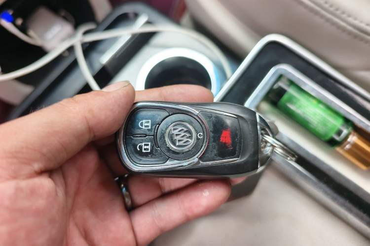 Used Buick GL8 2018 ES 28T Comfort Model China VI Standard Vehicle Key