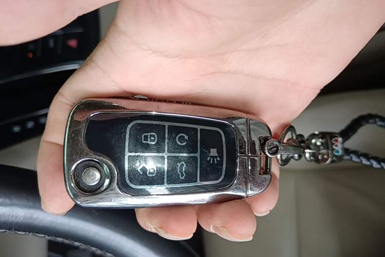 Used Buick GL8 2018 28T Luxury Model China VI Standard Vehicle Key