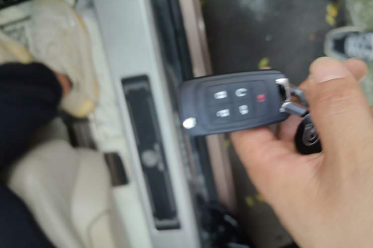 Used Buick GL8 2018 28T Luxury Model China VI Standard Vehicle Key