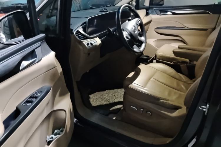 Used Buick GL8 2020 ES Land Cruiser 653T Luxury Model Driver Seat