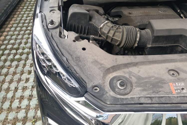 Used Buick GL8 2020 ES Land Cruiser 653T Comfort Edition Engine Bay Right