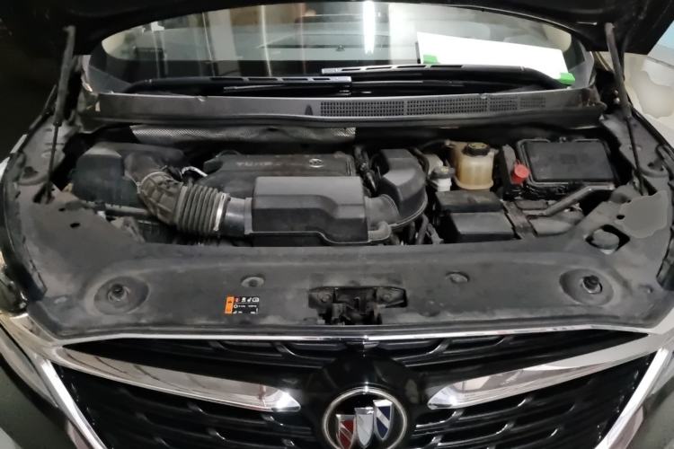 Used Buick GL8 2020 ES Land Cruiser 653T Luxury Model Engine Bay
