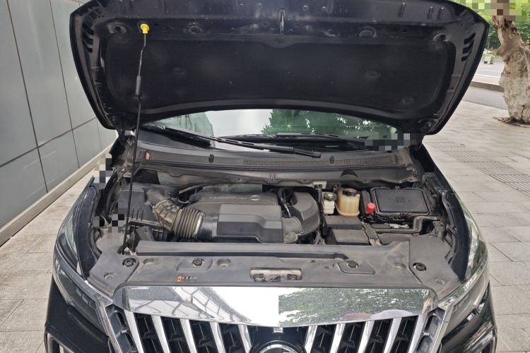 Used Buick GL8 2020 Land Cruiser Executive Class 652T Comfort Model Engine Bay