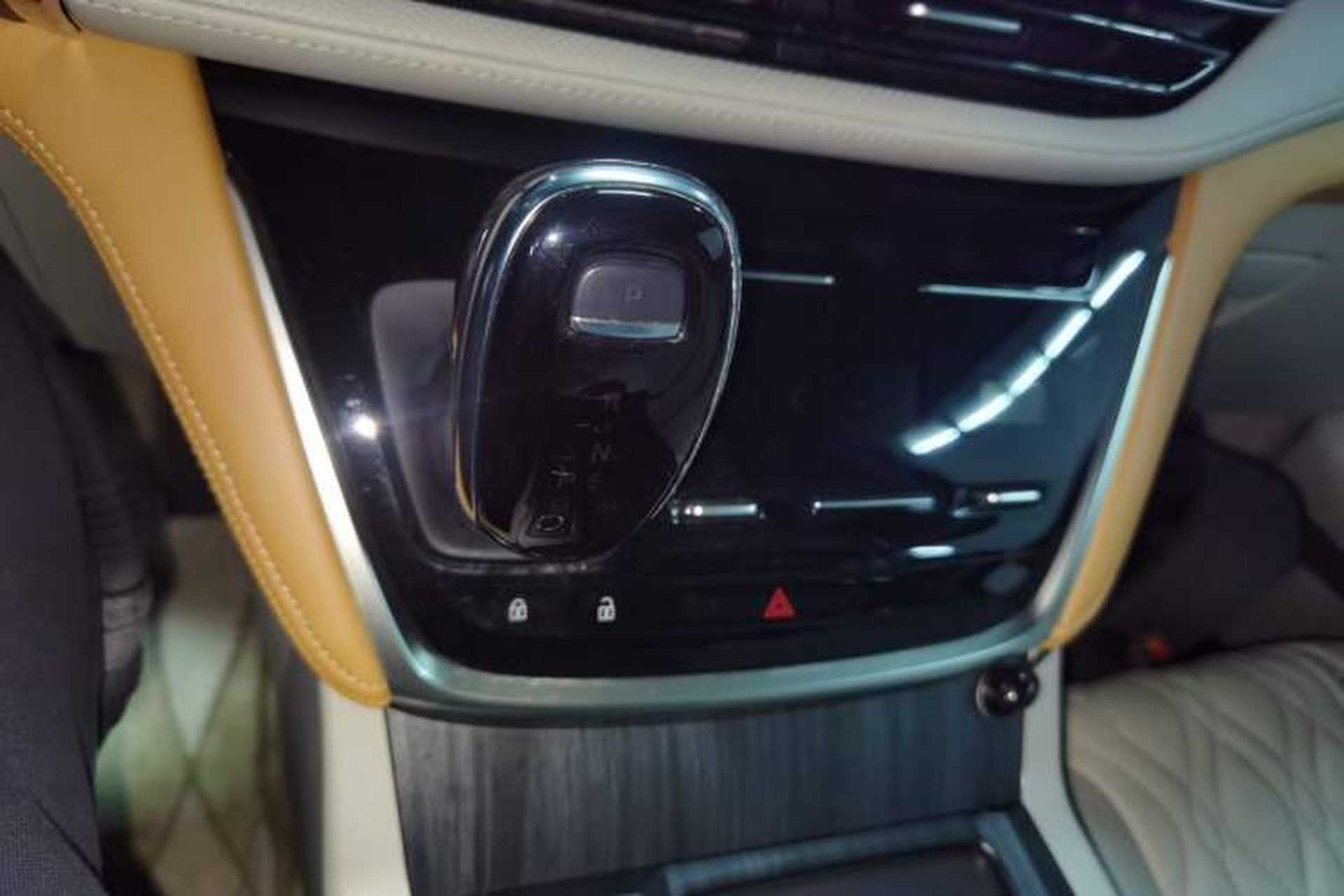 Used Buick GL8 2020 ES Land Cruiser 653T Comfort Edition Gear Lever