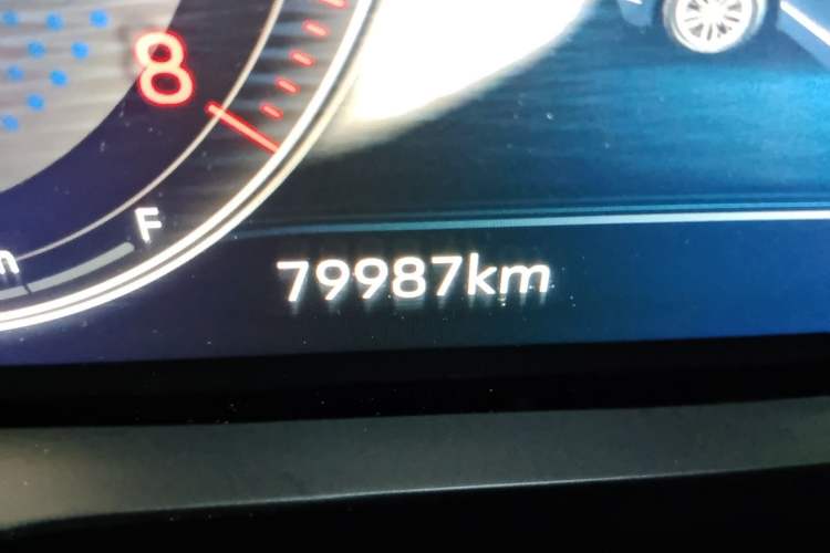 Used Buick GL8 2020 ES Land Cruiser 653T Luxury Model Odometer Close Up