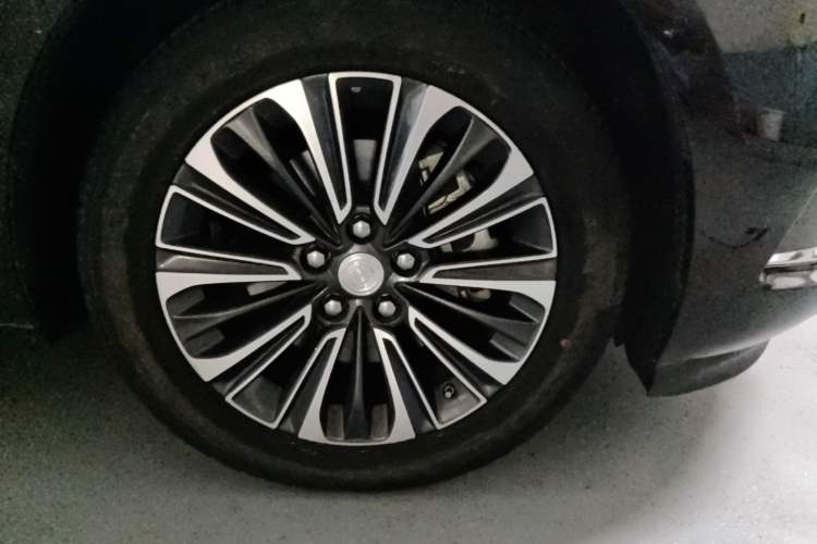 Used Buick GL8 2020 ES Land Cruiser 653T Luxury Model Right Front Wheel Hub
