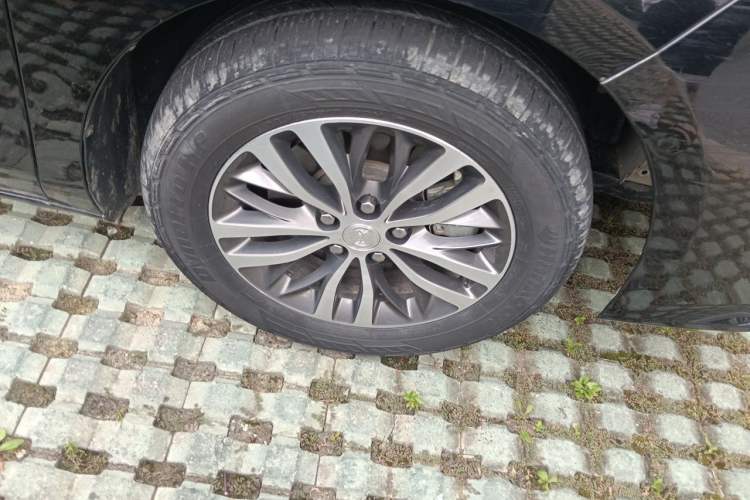 Used Buick GL8 2020 ES Land Cruiser 653T Comfort Edition Right Front Wheel Hub