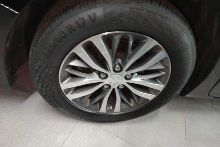 Used Buick GL8 2020 ES Land Cruiser 653T Comfort Edition Right Rear Wheel Hub