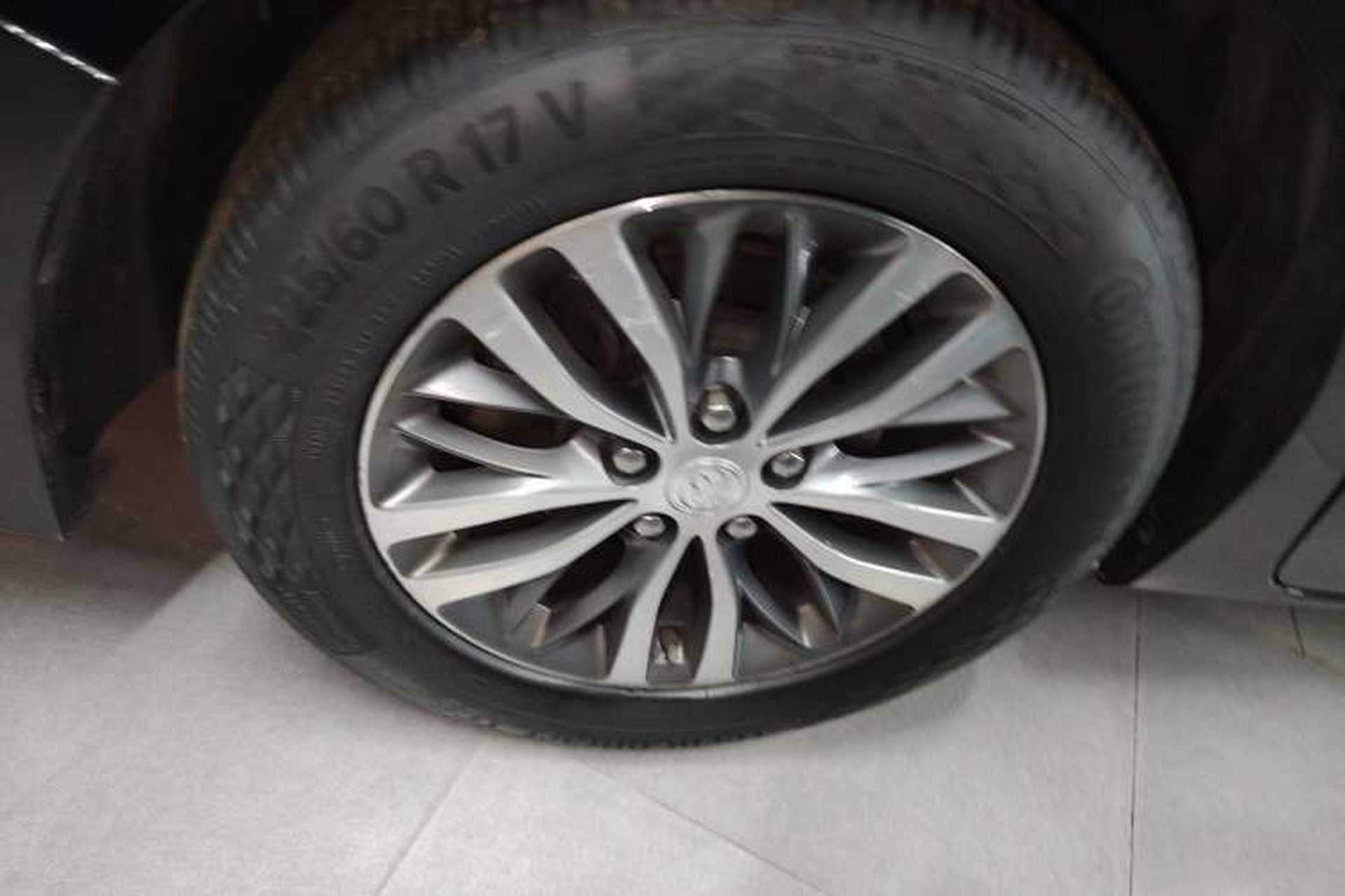 Used Buick GL8 2020 ES Land Cruiser 653T Comfort Edition Right Rear Wheel Hub