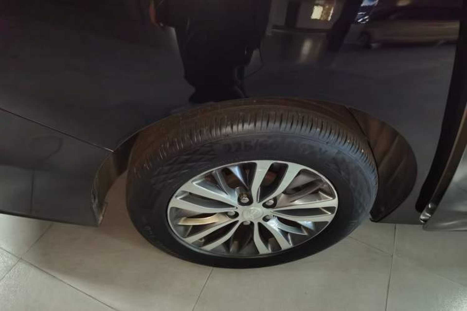 Used Buick GL8 2020 ES Land Cruiser 653T Comfort Edition Right Rear Wheel Hub