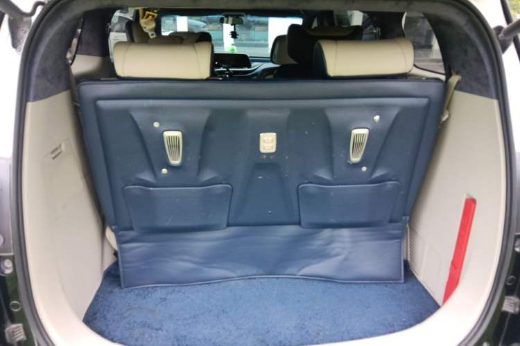 Used Buick GL8 2020 ES Land Cruiser 653T Comfort Edition Trunk