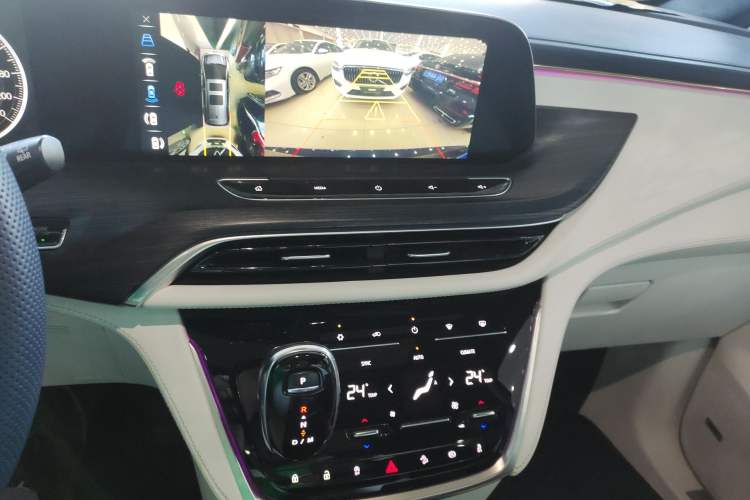 Used Buick GL8 2020 Avenir Avia Four-Seat Luxury Edition Audio And AC Panel