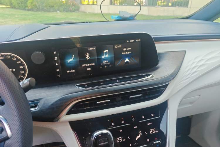 Used Buick GL8 2020 Avenir Avia Four-Seat Luxury Edition Audio And AC Panel