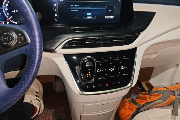 Used Buick GL8 2020 Avenir Avia Four-Seat Luxury Edition Audio And AC Panel