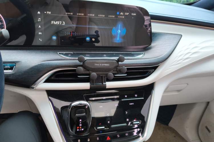 Used Buick GL8 2020 Avenir Avia Four-Seat Luxury Edition Audio And AC Panel
