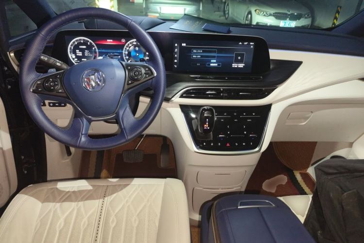 Used Buick GL8 2020 Avenir Avia Four-Seat Luxury Edition Center Console
