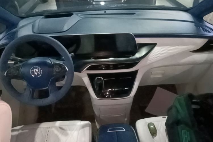 Used Buick GL8 2020 Avenir Avia Four-Seat Luxury Edition Center Console