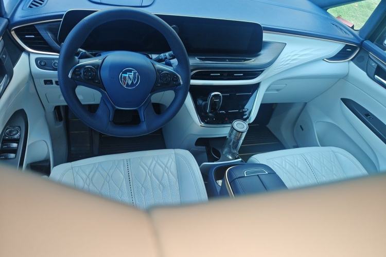 Used Buick GL8 2020 Avenir Avia Four-Seat Luxury Edition Center Console