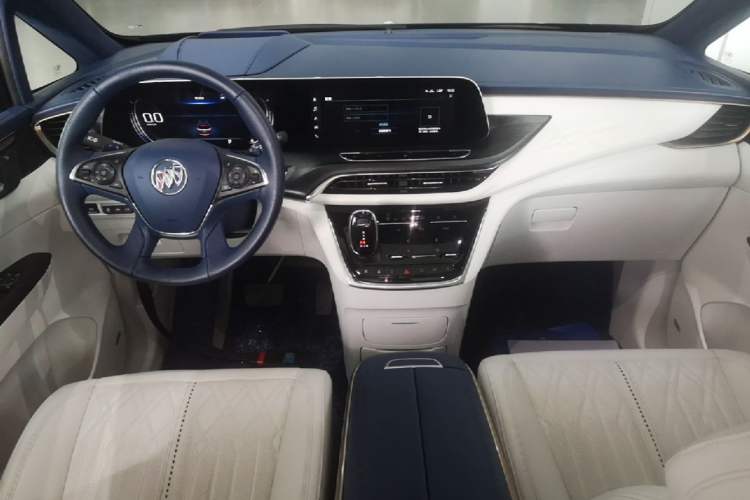 Used Buick GL8 2020 Avenir Avia Four-Seat Luxury Edition Center Console